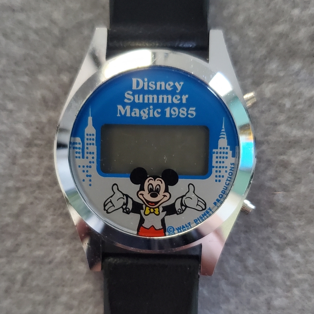 Vintage Collectible Disney Summer Magic 1985 Watch
